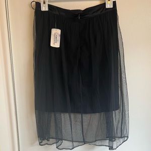 Forever 21, M, Mesh skirt w/ shorts underneath, NWT, Never Worn, zipper on back